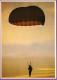 TRANSALL C. 160 - Parachute Au Coucher Du Soleil Fallschirm Bei Untergehender Sonne Carte Grand Format 17,5 X 12,5 Cm - Fallschirmspringen