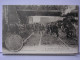 PARIS - GREVE DES CHEMINOTS (1910) - REPRODUCTION - 8 - LES VOYAGEURS SE RESIGNENT DE TERMINER LA ROUTE A PIED - Métro Parisien, Gares