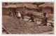 Gold Coast - Drying Cocao Beans - Triage Des Grains De Cacao En Plein Air ( Enfants Au Travail) - Pas Circulé - Ghana - Gold Coast