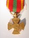 Médaille Croix Du Combattant Volontaire De 1939-1945 En Réduction Diam.12 Mm - - Très Bon ét - Autres & Non Classés