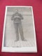 Carte Photo Militaire Se Roulant Une Cigarette 1914 1918 - Guerre 1914-18