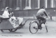 CP REPRODUCTION EDITIONS ATLAS  RATIONNEMENT 1941 UN MARIAGE A PARIS EN VELO TAXI  A LA MADELEINE - Histoire