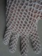 Ancienne Paire De Gants En Coton Pour Femme Fait Main - Spitzen Und Stoffe