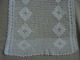 Delcampe - Ancien - Petit Rideau Filet En Coton Crocheté Main - Cortinas