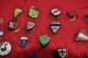 Delcampe - PIN'S & INSIGNES D'ANCIENS CLUBS - LOT DE 30 PIN'S & 5 INSIGNE - Football