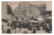 PLOUDALMEZEAU  Finistère . La Place De L église Un Jour De Marché - Ploudalmézeau