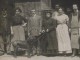 CAFE - RESTAURANT RAPHAËL - Le Patron Et Clients Devant La Vitrine - Animée - Carte-photo à Situer - Vers 1910 - TOP ! - Restaurants