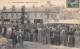 Villers Bretonneux     80    Place De La Mairie.  Manifestation ??? Discours ??? - Villers Bretonneux