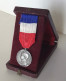 Delcampe - FRANCE - MEDAILLE D’HONNEUR DU TRAVAIL ET DE LA SECURITE SOCIALE 30ans AVEC COFFRET - France