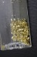 Vintage Paillettes D'OR GOLD Dans Petit Flacon Contenant Du Liquide Cachet De Cire Sur Tissu Servant De Bouchon - Materiales