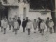 La ROCHE-sur-YON (Vendée) - Collège De Jeunes Filles - Vers 1930 - Elèves Alignées Dans La Cour - Ecole - A Voir ! - La Roche Sur Yon