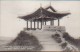 KOREA NORD POSTCARD THE GRAND SIGHT OF THE BEAUTIFULLY PAINTED SAISHO HALL ON THE TOP OF BOTANDAI HILL.HEIJO - Corée Du Nord