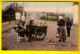 ATTELAGE DE CHIEN LAITIERE ET AGENT DE POLICE HONDENKAR MELKMEISJE Dog Drawn Cart GENDARME Voiture Chiens LAIT 3198 - Venters