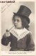 Delcampe - SERIE DE 5 CPA : FILLETTE ENFANT AU CIGARE ET A LA CIGARETTE TABAC HUMOUR ENFANTINA CARTE PHOTO COSTUME - Ritratti