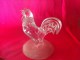 Couvercle En Verre Decor Coq (accidente) Hauteur 17cm-(beurrier Sous Reserve) - Populaire Kunst