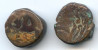 2 Dams Ou Demi-dams De Bronze Indiens Du 16e Siècle Trouvés En Arabie En 2005 - Islamische Münzen
