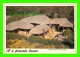 CORÉE DU SUD, SOUTH KOREA - A PRIVATE HOUSE, THATCHED-ROOF ATOP A TRADITIONAL HOUSE - DIMENSION 12 X 17 CM - - Corée Du Sud