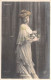 Spectacle- Jeanne BERNOU  (A) (Artiste Comédienne Théâtre) Vaudeville (robe Fleurs) (Editions:  OGERAU 2000/7)*PRIX FIXE - Artistes