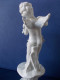 Delcampe - - Lot De 2 Statuettes En Porcelaine. Angelots Musiciens - - Personen