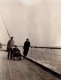 Photo Originale Navire - 7 Avril 1934 à Bord Du Prince Léopold - Fauteuil Sur Le Pont - Personnes Identifiées Au Dos - Bateaux