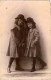 Carte Photo DEUX FILLETTES AVEC CHAPEAU MANTEAU ET BOTTINES Souvenir De Communion à Ste Gudule Belgique 1918 - Personnes Identifiées