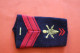 MILITARIA PASSANT GRADE MILITAIRE-TISSU Brodé ROUGE-NOIR-OR 2 SARDINES ROUGES GRADE/ARME A IDENTIFIER MERCI DE M'AIDER? - Patches