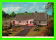 DUBLIN, IRLANDE -TRADITIONAL IRISH THATCHED COTTAGE - TRAVEL IN 1978 - - Dublin