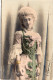 1165. CPA ARTISTES 1900. COMEDIENNE CECILE SOREL. - Artistes