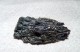 BELLE PIERRE CARBURE DE SILICIUM 5 X 2.5. X 1.8 Cm Environ 27 Grammes - Mineralien