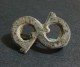 ROMAN FIBULA TWO LETTERS *G* SILVERED II C.A.D. GAIUS OR GERMANICUS - Archéologie