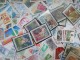 Delcampe - FRANCE SPLENDIDE VRAC NEUF XX AVEC CARNETS ANNEES 70s. ENVIRON 4000 TIMBRES !!! DEPART 1 EURO !!! - Lots & Kiloware (mixtures) - Min. 1000 Stamps