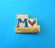 MONTPELLIER HSC Vs LYON FC - Old Football Pin Badge * Saison 92/93 * Foot Soccer Fussball Futbol Futebol Calcio France - Football