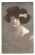 BELLE C.P.A Dite à CHEVEUX- Portrait De Femme Avec Des Cheveux Véritables- CHEVEUX- FEMME - FANTAISIE - Carte à Systémes - Autres & Non Classés