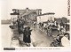 TOUR DE FRANCE COUREURS TRAVERSENT LE PONT DE SAINT-ANDRE-DE-CUBZAC CYCLISME CHAMPION CYCLISTE PHOTO PARIS-SOIR PRESSE - Cyclisme