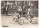 TOUR DE FRANCE ANTOINE MAGNE ET SYLVERE MAES DANS SA ROUE CYCLISME CHAMPION CYCLISTE PHOTO PARIS-SOIR PRESSE - Cyclisme