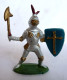 Figurine CYRNOS MOYEN AGE MA11 CHEVALIER BRANDISSANT HACHE ECU CROIX BLEU ET OR 50's Pas Starlux Clairet - Starlux