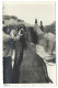 TRÈS RARE - Gardien Du Zoo De Vincennes Donne De La Nourriture à L'Éléphant De Mer - Début 1940 - Photo 11x18 Argentique - Autres & Non Classés