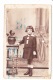 PETITE FILLE DEVANT GUERIDON, PORTRAIT, Ed. The Fancy Dress Studio (GB) 1919 Delaune, Beslon, Villedieu Les Poëles - Photographs