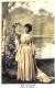 [DC3359] CPA - DONNA IN RIVA AL LAGO - Viaggiata 1905 - Old Postcard - Femmes