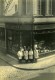 France Groupe Devant Une Pharmacie Parfumerie Ancienne Photo 1930 - Other & Unclassified