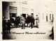 TUNISIE BIZERTE 1928 - CHARGEMENT DES COURSES SUR LES CHAMEAUX - RUE ET MAGASINS - PHOTO MILITAIRE ZOUAVES 12 X 9 CM - Guerre, Militaire