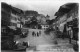 GRUYÈRES &#8594; Dorfstrasse Mit Oldtimer, Passanten Und Der Shell Tankstelle, Fotokarte Ca.1940 - Gruyères
