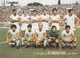 DOC2) CAGLIARI FORMAZIONE 1976 CON FIRME A STAMPA AL RETRO SECOLO XIX CALCIO FOOTBALL FORMATO 22 X 16 Cm GIGI RIVA - Authographs