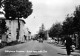 06507 "VILLAFRANCA LUNIGIANA (MS) - STRADA NAZ. DELLA CISA" ANIMATA, AUTO ANNI '50. CART. ILL. ORIG. NON SPEDITA - Altri & Non Classificati