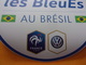 Magnet Football Voiture Volkswagen Les Bleues Au Brésil Foot Coupe Du Monde - Sports