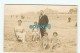 B - 80 - CAYEUX SUR MER - CARTE PHOTO D'une Famille Sur La Plage - Maillot De Bain - Cayeux Sur Mer