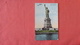 - New York > New York City > Statue Of Liberty-   Small Plane  Has  A Red Parcel Post Stamp  Ref 2510 - Statue Of Liberty