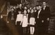 Delcampe - Lot De 18 Photos Originales Famille & Amis Dans Les Années 1930 - 1940 - Mode, Mobilier, Coiffures, Chapeaux, .... - Anonyme Personen