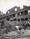 Pays Bas WWII Rotteradm En Ruines Enfant Aidant A La Reconstruction Ancienne Photo 1940's - War, Military