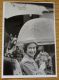 FINE ORIGINAL PRESS QUEEN ELIZABETH II UMBRELLA CALTON GLASGOW SCOTLAND 1983 - Famous People